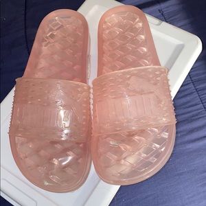Rihanna gel Puma slides